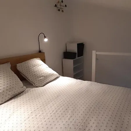 La Louvatiere 28 *